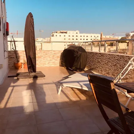Lägenhet Large Penthouse In Sliema